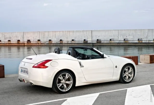 Nissan 370Z Roadster кабріолет — 12