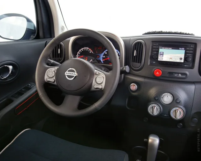 Nissan Cube мікроавтобус — 4