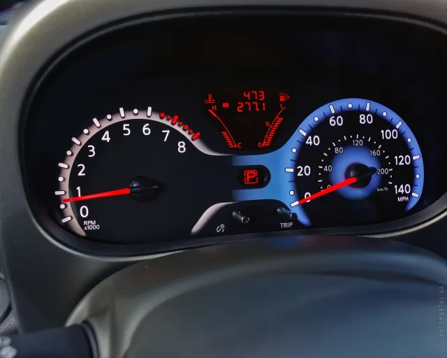 Nissan Cube мікроавтобус — 12