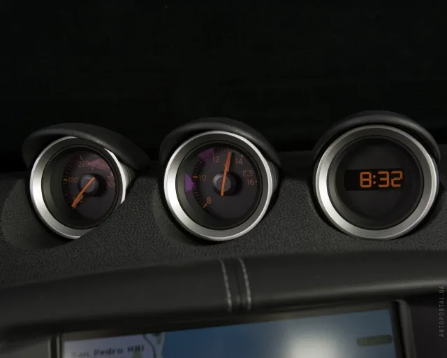 Nissan 370Z купе — 11