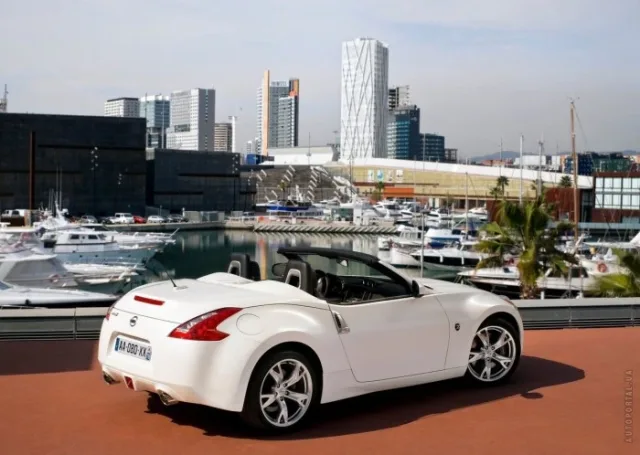 Nissan 370Z Roadster кабріолет — 2