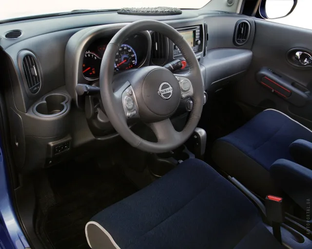 Nissan Cube мікроавтобус — 10
