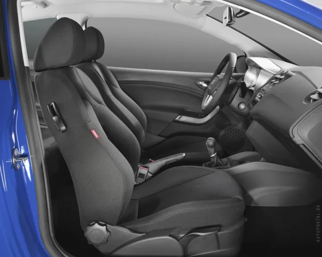 SEAT Ibiza SC 1.4 MT Reference — 3