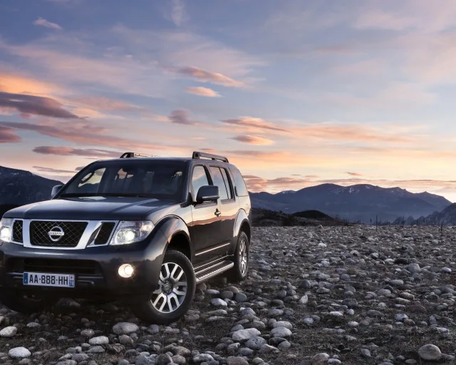Nissan Pathfinder 2008 позашляховик — 18