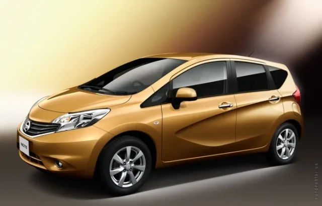 Nissan Note 2012 5-дверний хетчбек — 8