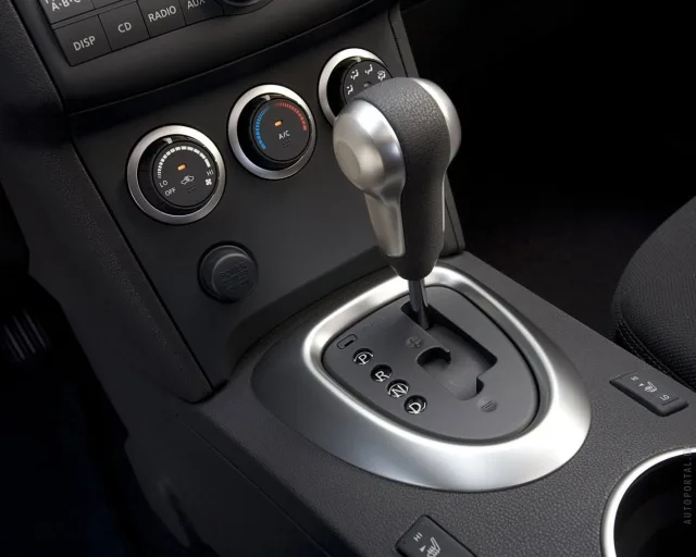 Nissan Rogue 2.5 AT — 2