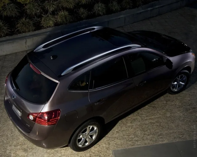 Nissan Rogue 2.5 AT — 10