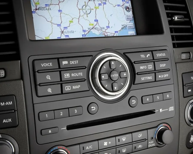 Nissan Pathfinder 2008 позашляховик — 3