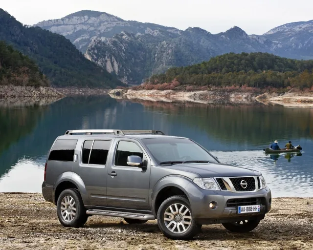 Nissan Pathfinder 2008 позашляховик — 11