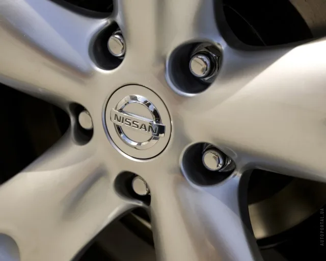Nissan Rogue 2.5 AT — 25