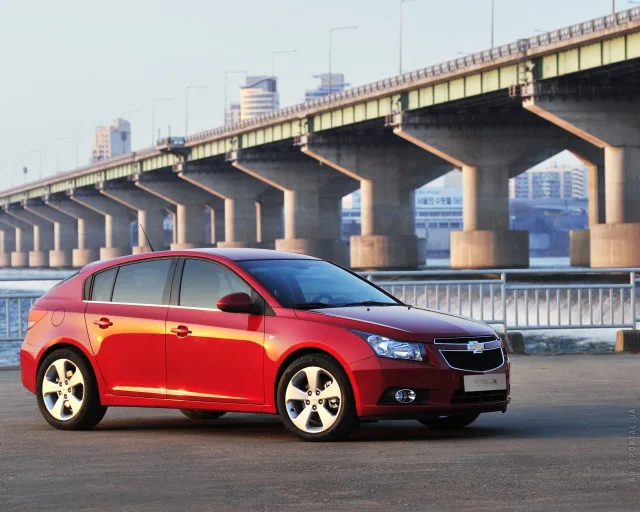 Chevrolet Cruze хетчбек — 24