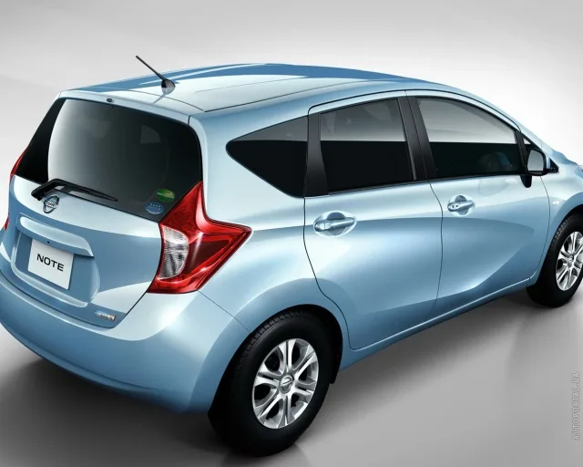 Nissan Note 2012 5-дверний хетчбек — 7