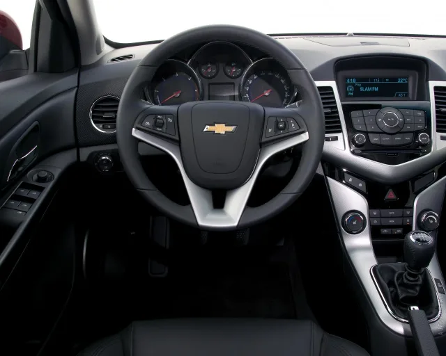 Chevrolet Cruze хетчбек — 10