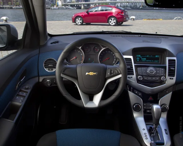 Chevrolet Cruze хетчбек — 9