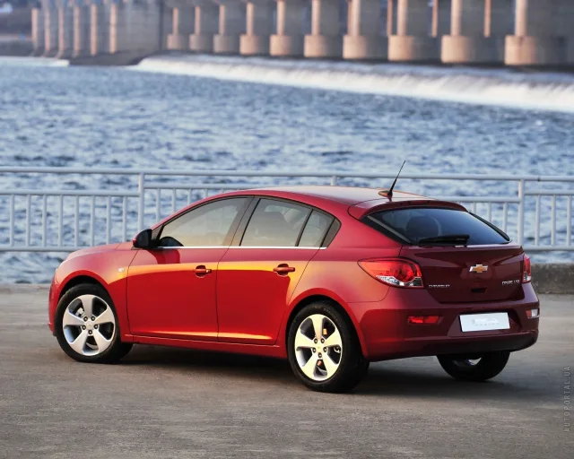 Chevrolet Cruze хетчбек — 25