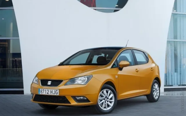 SEAT Ibiza 2012 (СЕАТ Ибица) хэтчбек — 12