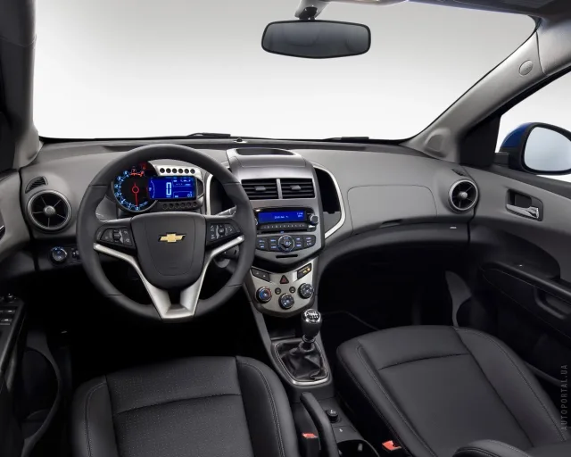 Chevrolet Aveo 2012 (Шевроле Авео) 5-ти дверный хэтчбек — 10