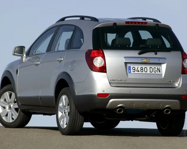 Chevrolet Captiva 2.4 AT LT — 23