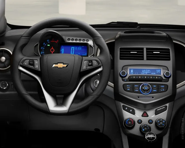 Chevrolet Aveo 2012 (Шевроле Авео) 5-ти дверный хэтчбек — 4