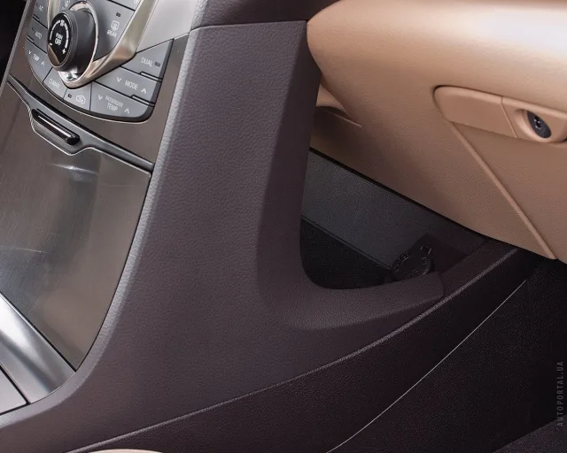 Hyundai Grandeur 2012 (Хюндай, Хундай Грандер) седан — 10