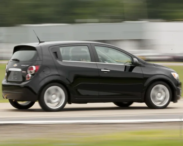 Chevrolet Aveo 2012 (Шевроле Авео) 5-ти дверный хэтчбек — 17