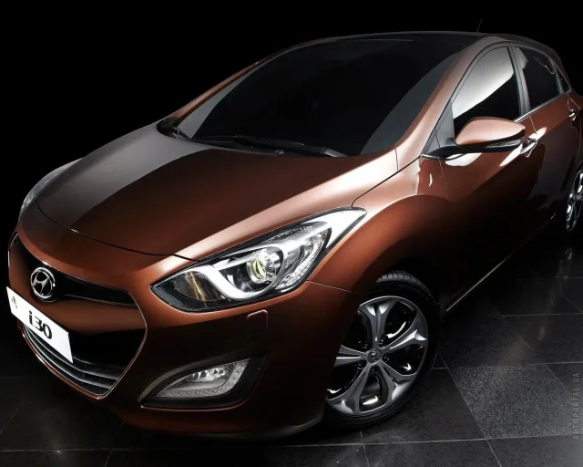 Hyundai i30 2012 (Хюндай, Хундай и30) хэтчбек — 17