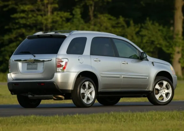 Chevrolet Equinox кросовер — 12