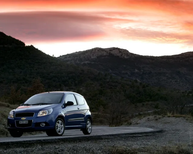 Chevrolet Aveo 3-дверний хетчбек — 3