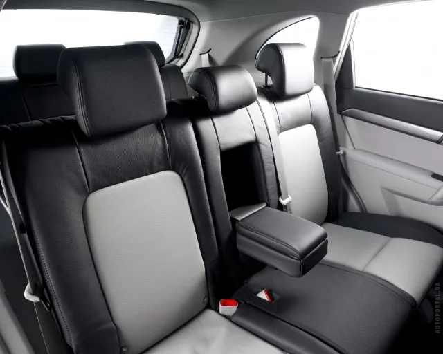 Chevrolet Captiva 2011 crossover — 6