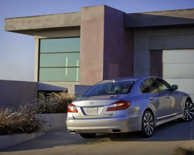 Hyundai Genesis 3.8 AT Premium — 25