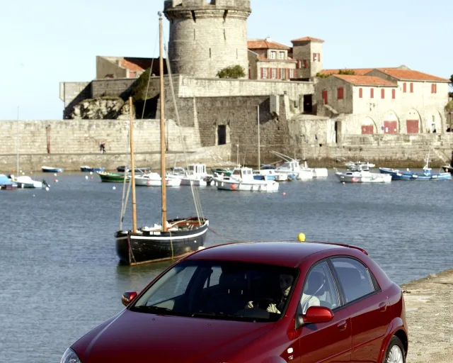 Chevrolet Lacetti 5-door hatchback — 6