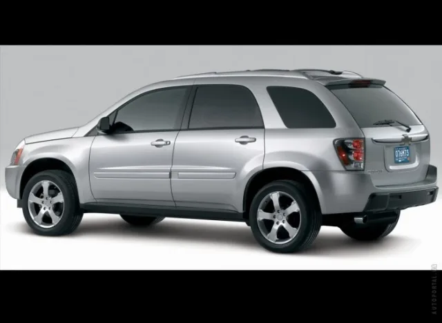 Chevrolet Equinox кросовер — 17