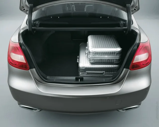 Suzuki Kizashi седан — 6