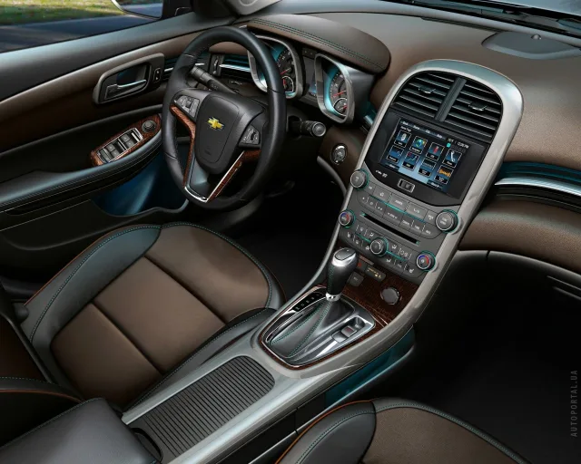Chevrolet Malibu 2011 sedan — 5