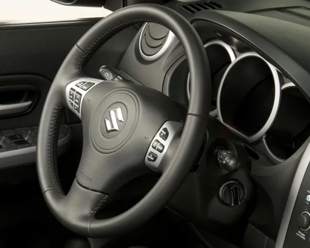 Suzuki Grand Vitara 2005 кросовер — 3