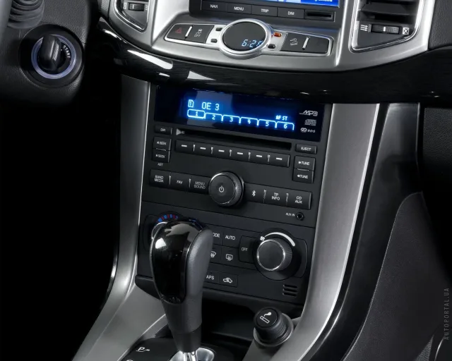 Chevrolet Captiva 2011 crossover — 5