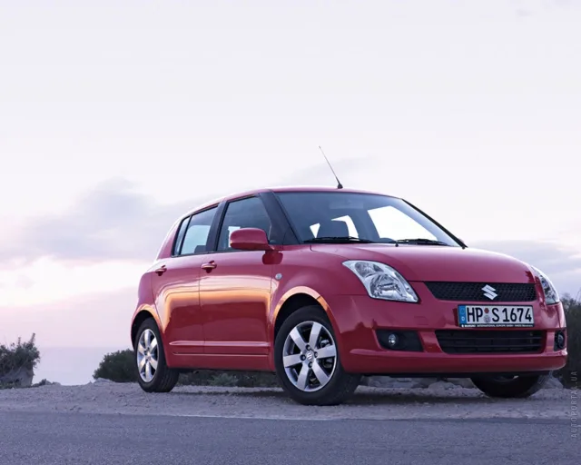 Suzuki Swift 2004 хетчбек — 4