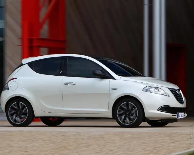 Lancia Ypsilon 1.3D MT Platinum — 20