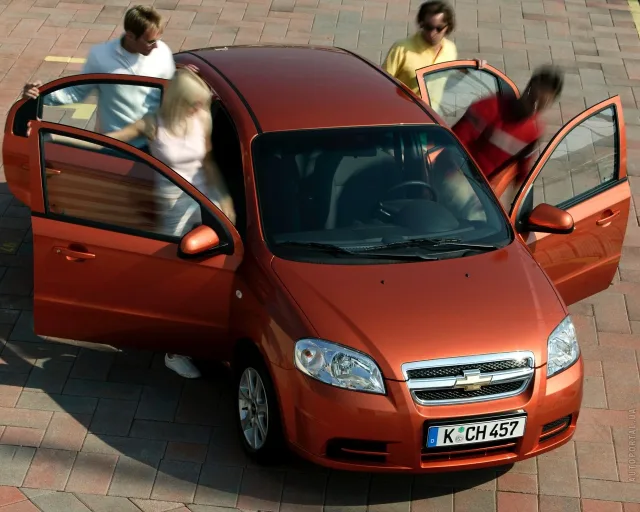 Chevrolet Aveo седан — 10
