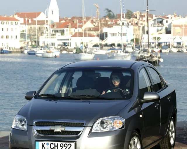 Chevrolet Aveo седан — 18