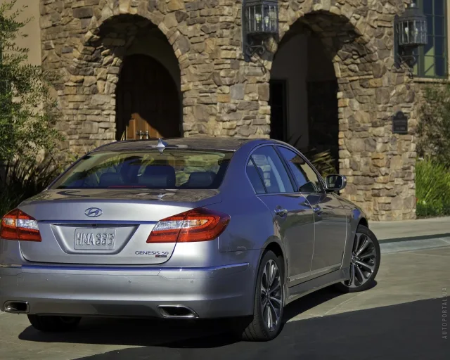 Hyundai Genesis 3.8 AT Premium — 16