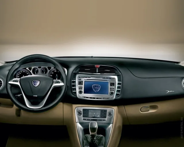 Lancia Delta (Лянча Дельта) хэтчбек — 4
