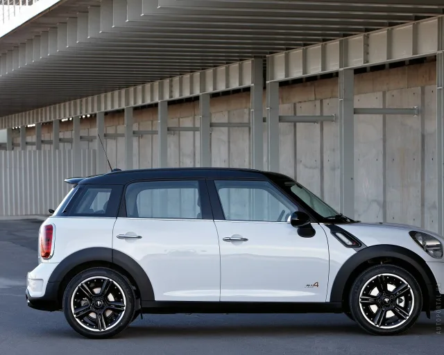 MINI Cooper S Countryman crossover — 21