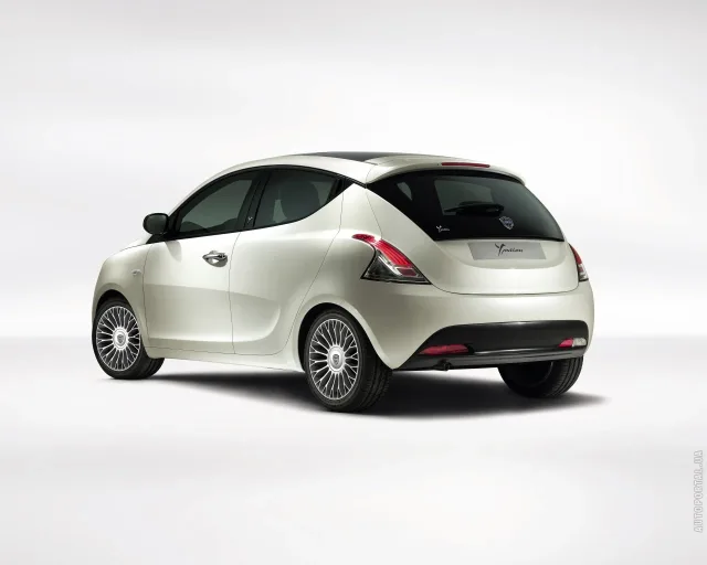 Lancia Ypsilon 1.3D MT Platinum — 19