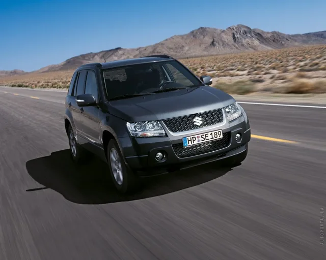 Suzuki Grand Vitara 2005 кросовер — 10