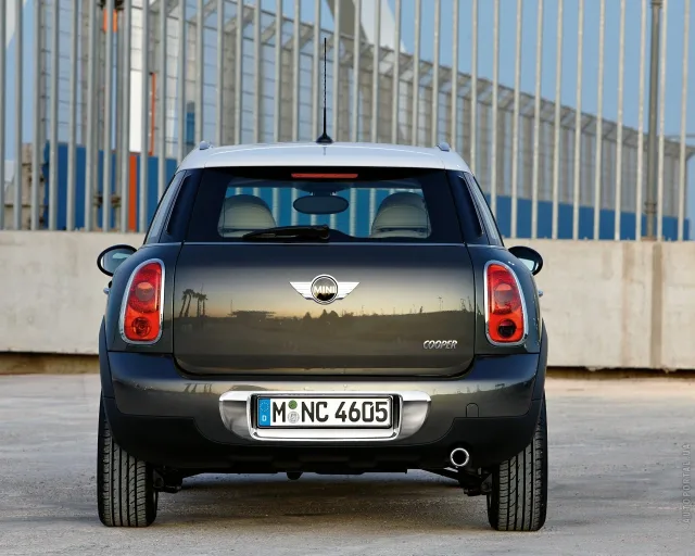 MINI One Countryman (Мини Ван Кантримен) кроссовер — 13