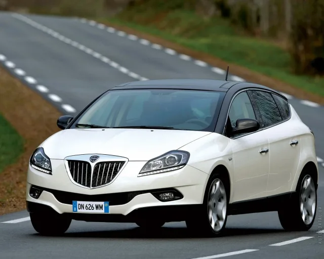 Lancia Delta (Лянча Дельта) хэтчбек — 25