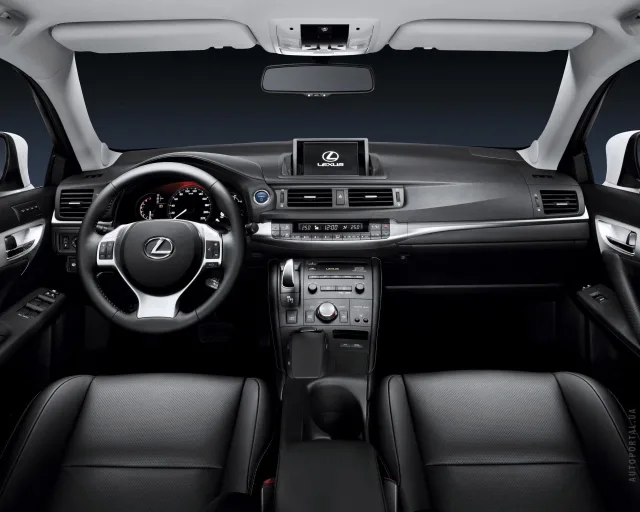 Lexus CT 200h 2011 хетчбек — 4