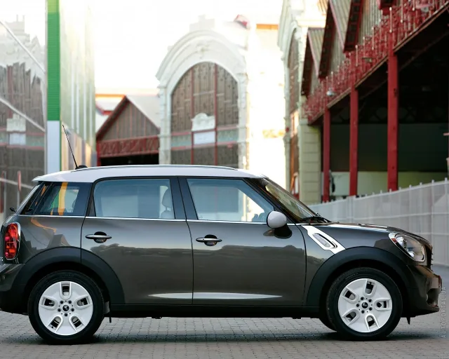MINI One Countryman (Мини Ван Кантримен) кроссовер — 12
