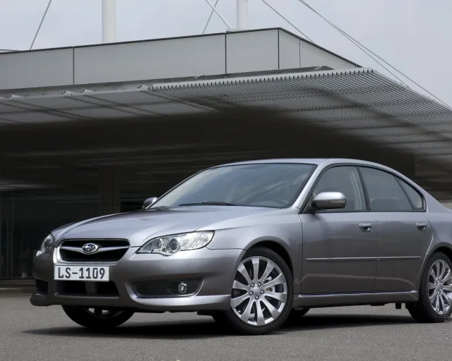Subaru Legacy 2003 sedan — 24